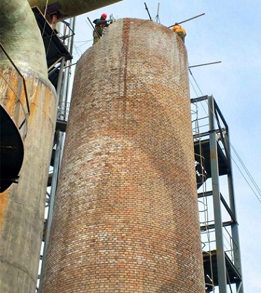 磚煙囪人工拆除必須要搭建腳手架嗎？