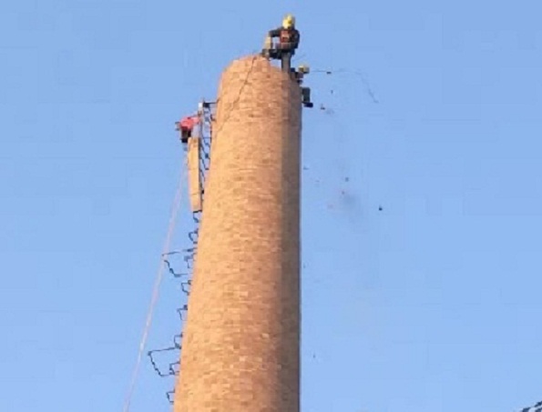 人工拆除煙囪的方法介紹