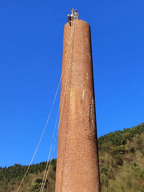 煙囪拆除公司:專注環(huán)保拆除,共建綠色家園